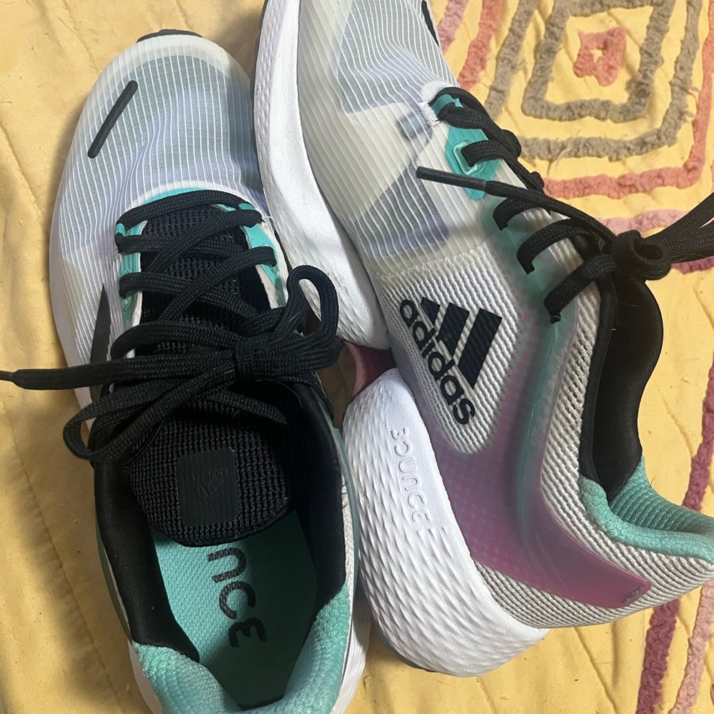 adidas Mens Alphatorsion Running Sneakers